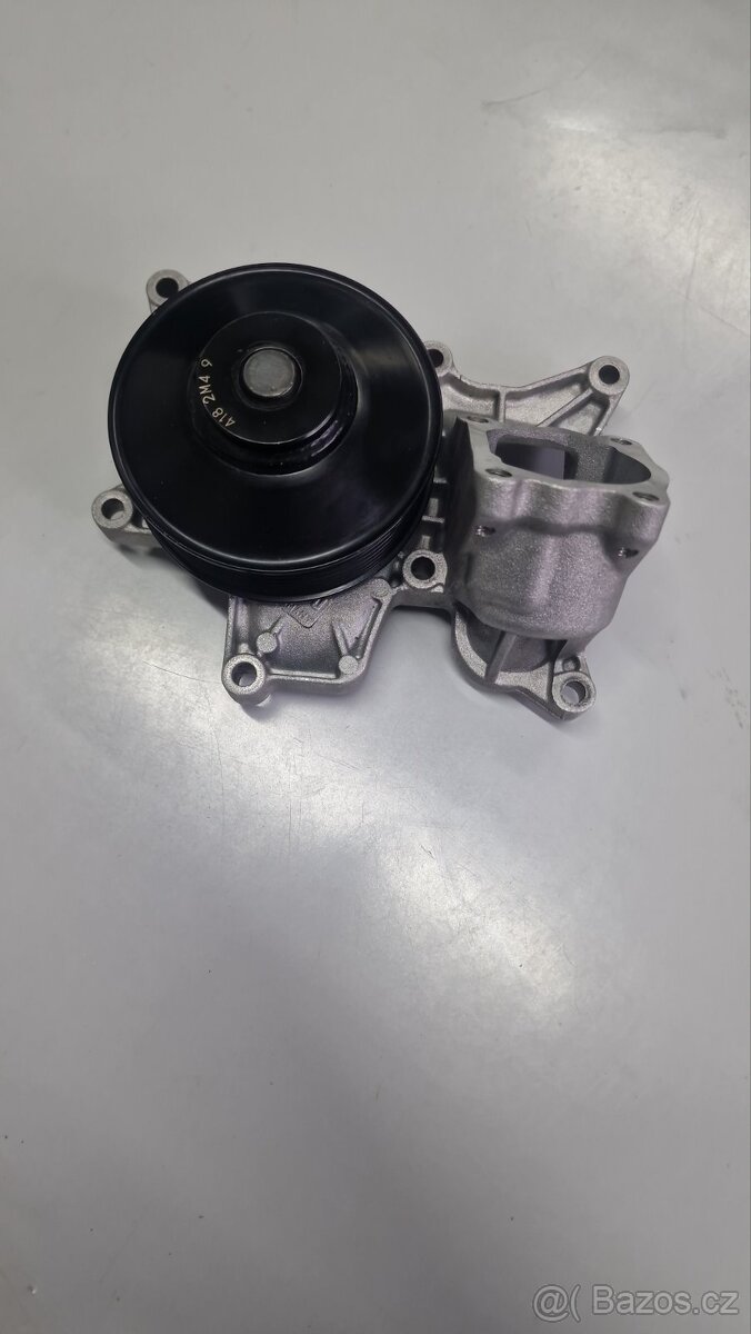 Nová vodní pumpa BMW f01 740XD 225 kW - 2