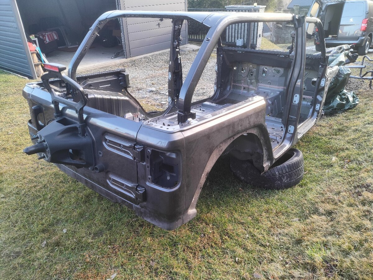 Jeep Wrangler JL 2021rok celú karosériu - 2