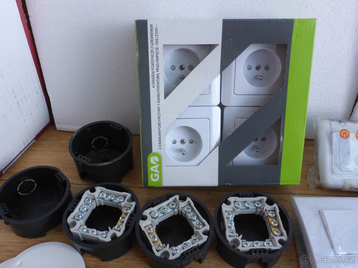 Zásuvky a vypinače - 2