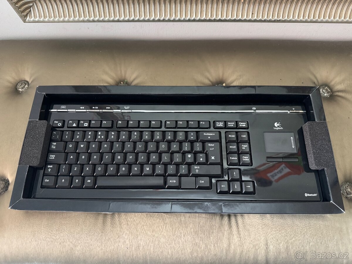 Klávesnice Logitech Bluetooth s touchpadem - 2