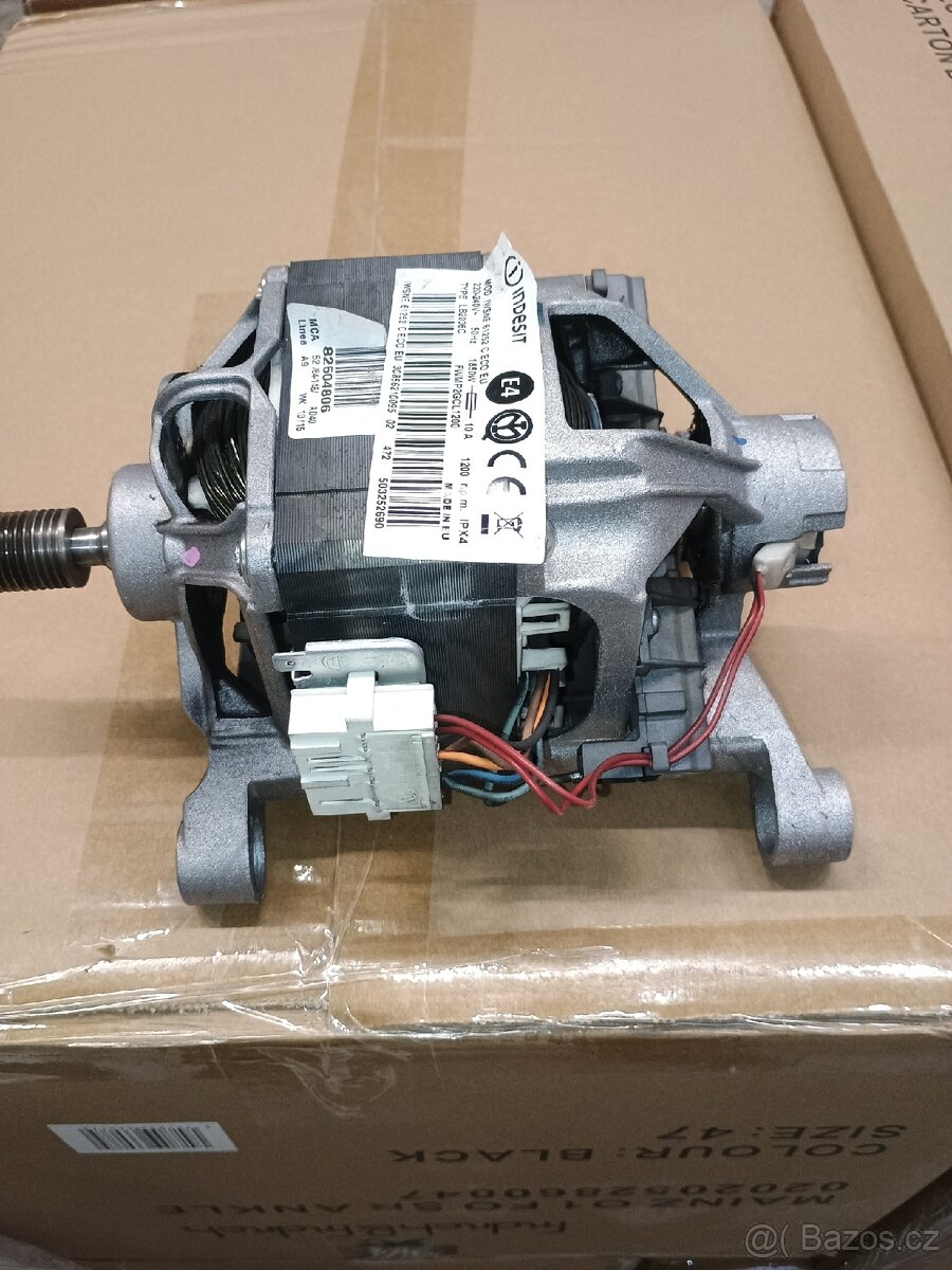 Motor od pračky Indesit - 2