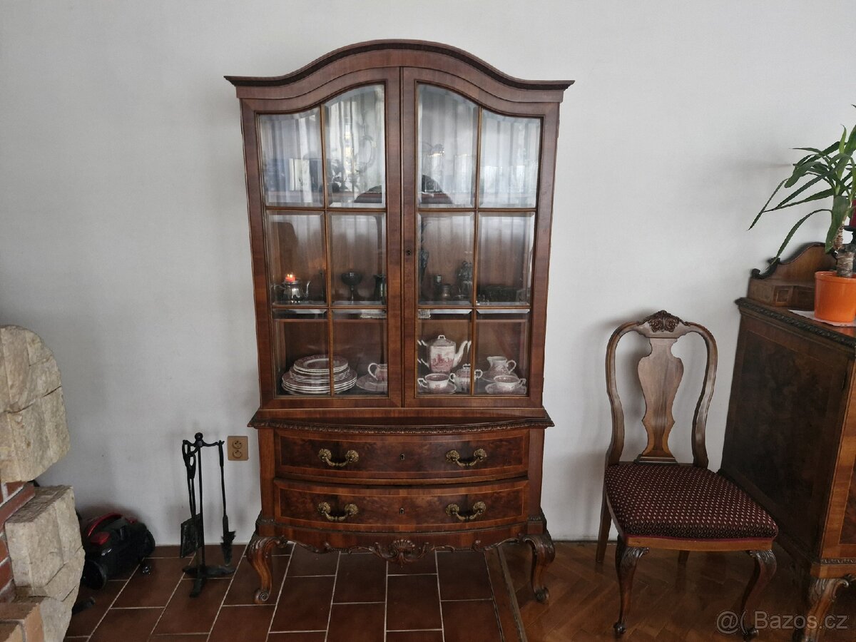 Starožitný nábytek - 2