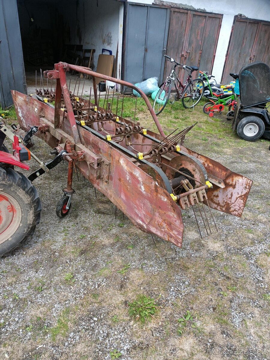 Obraceč sena TON - 2