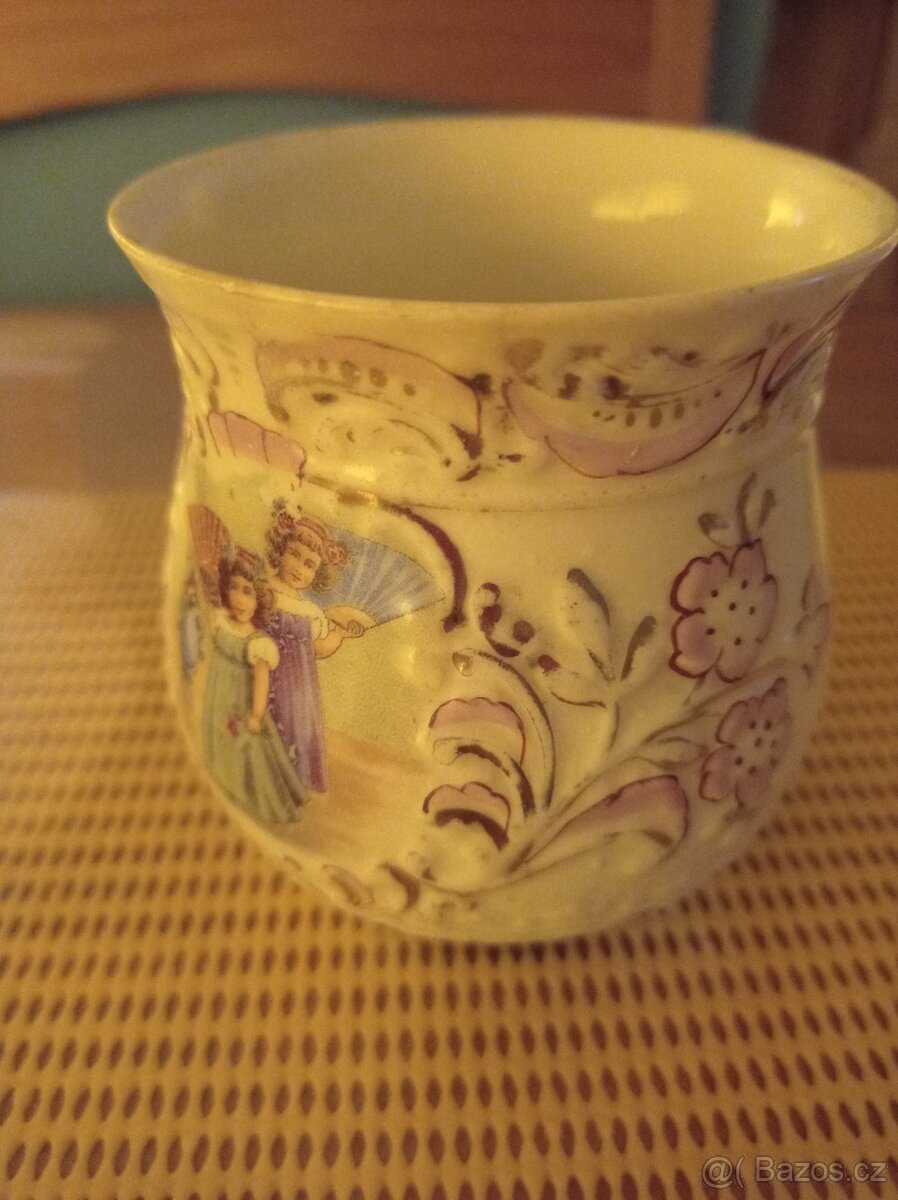 Starožitný hrnek - 2