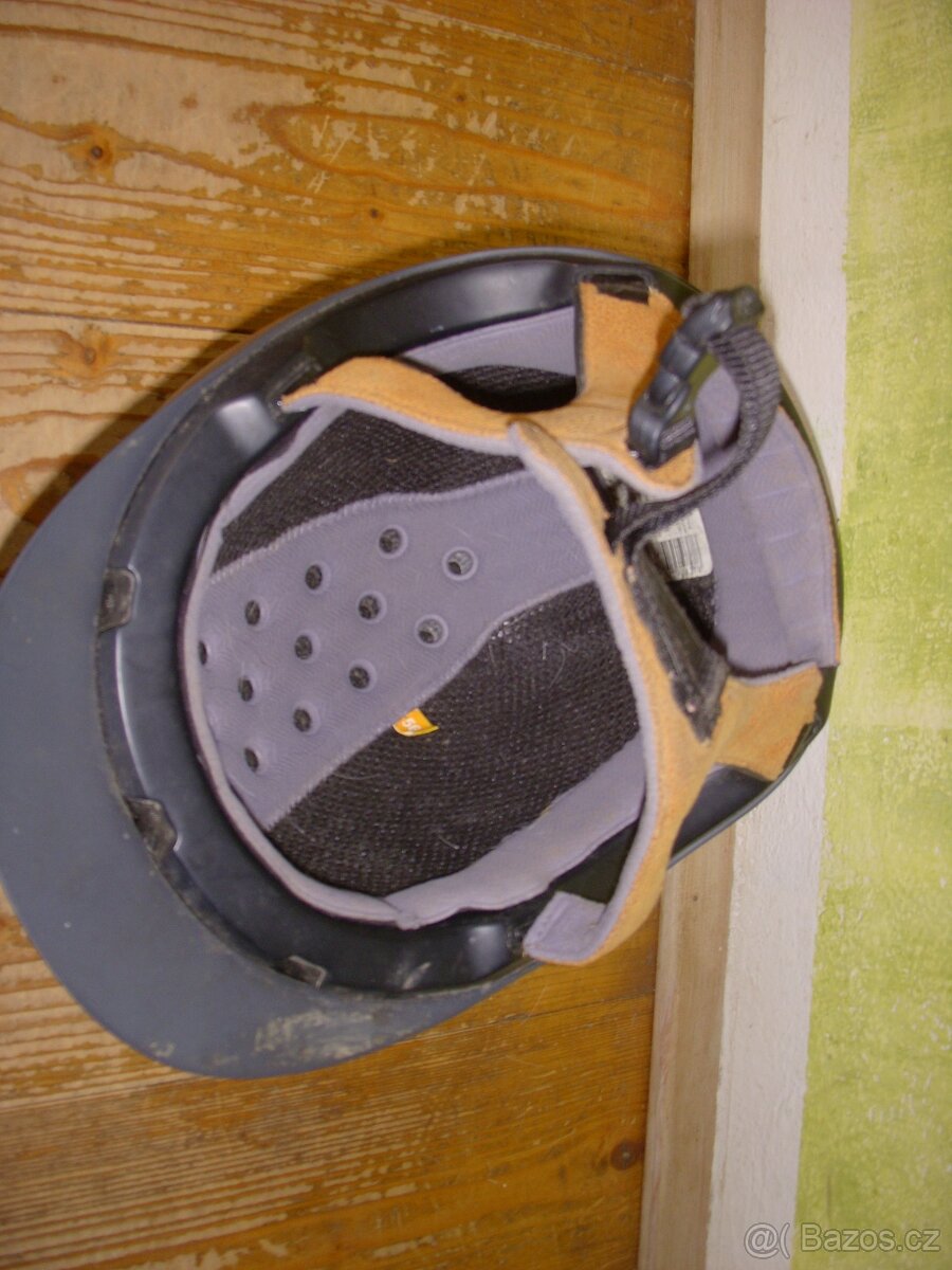 Jezdecká přilba - 2