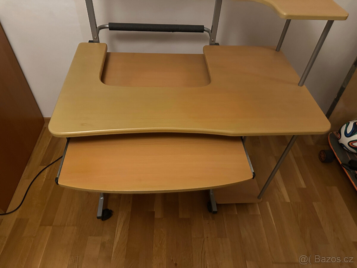 Počítačový stůl - 2