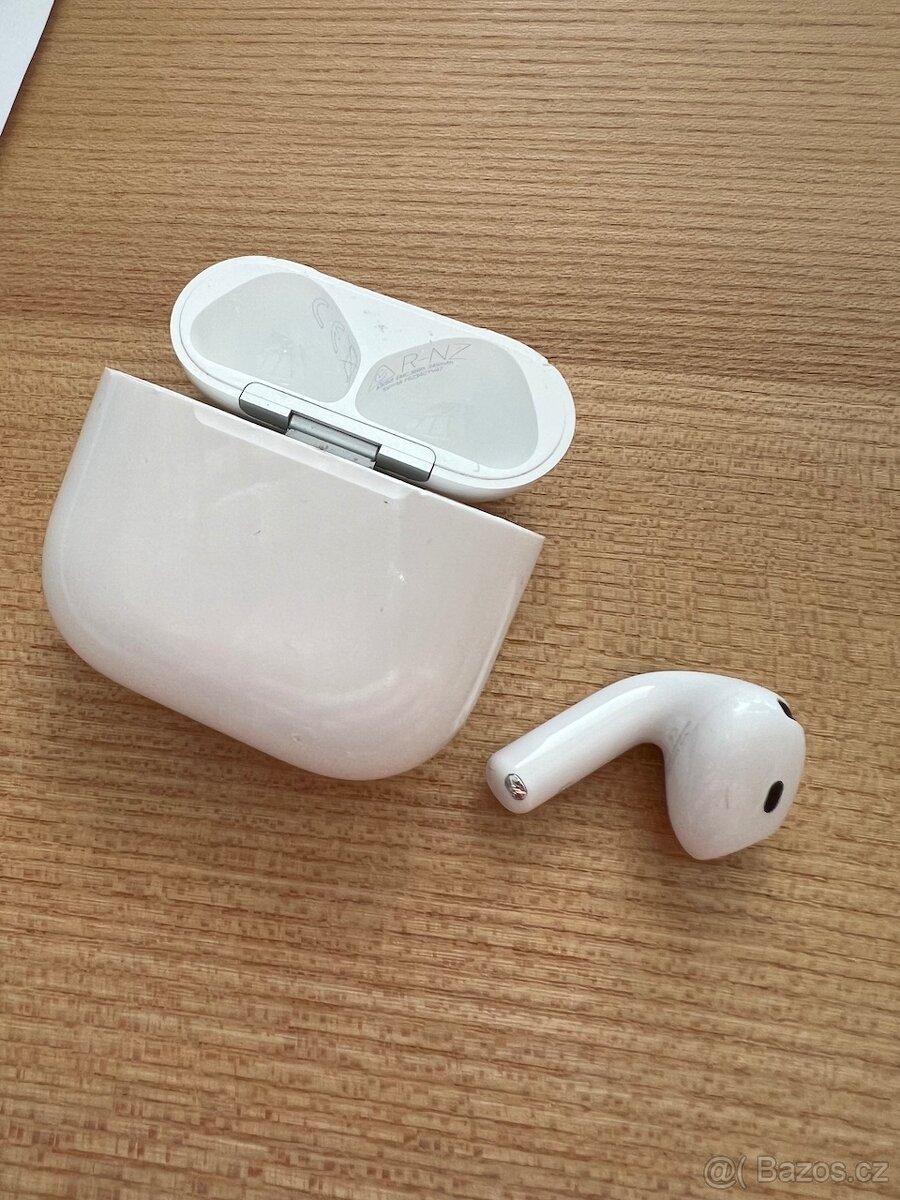 Airpods 4, jen leve sluchatko - 2
