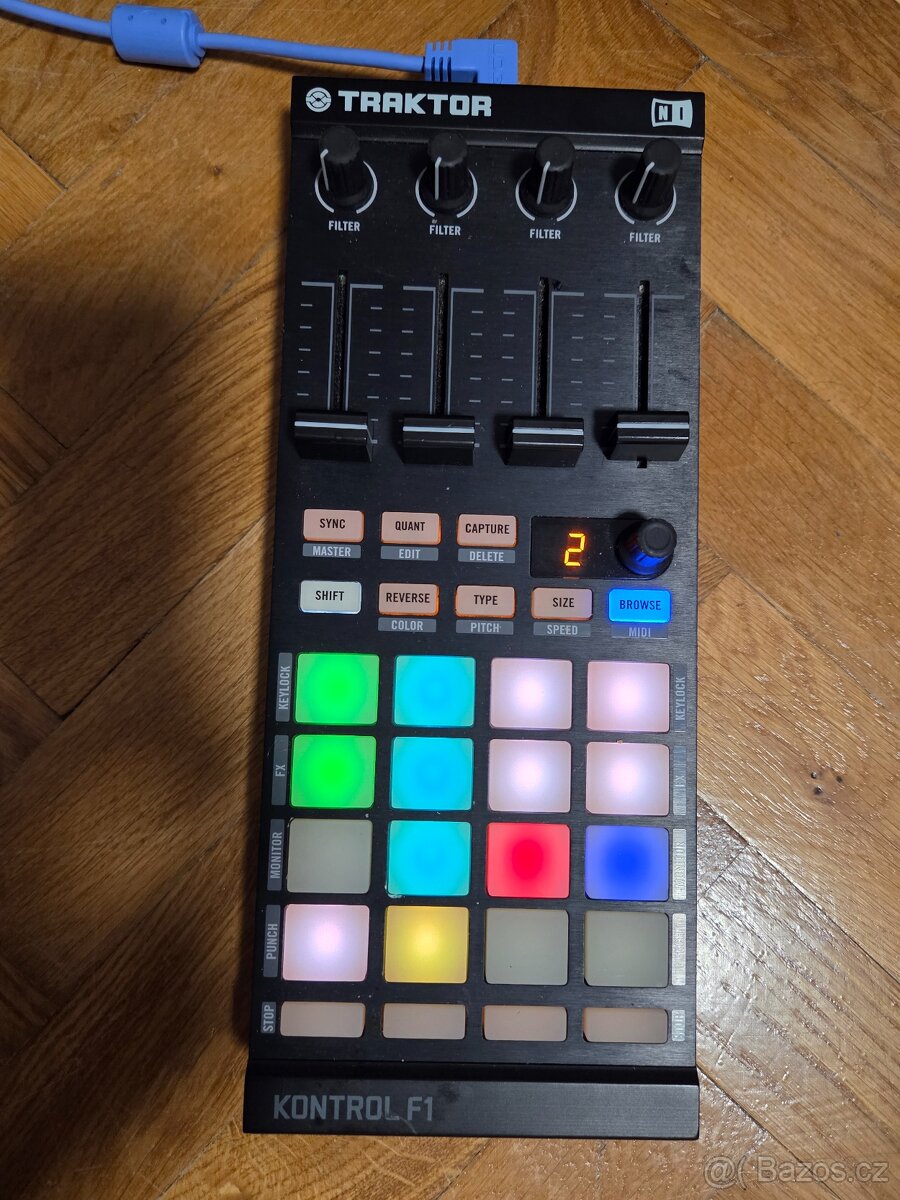 Traktor Kontrol F1 - 2