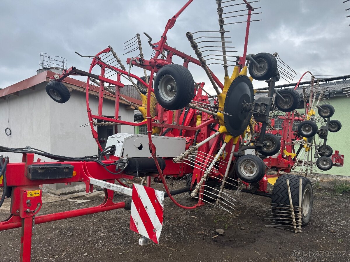 Shrnovač Pöttinger Top 1252 - 2