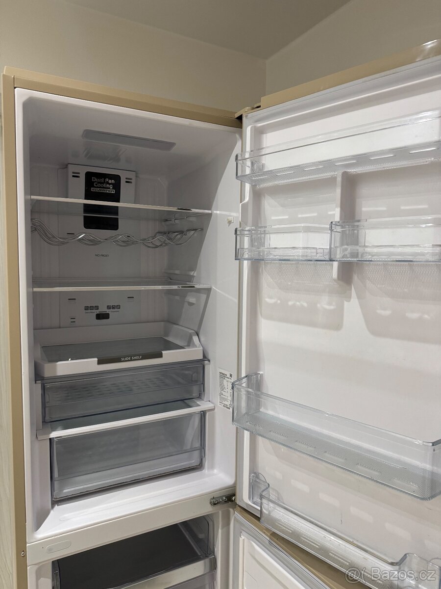 Lednice s mrazákem Hitachi - 2