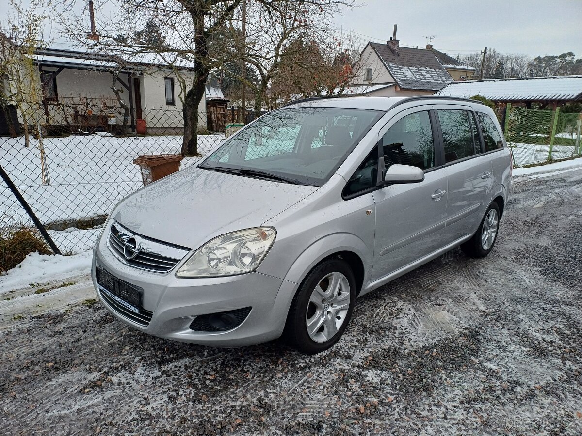 LPG ... 7 místné..Benzínová Opel Zafira 1.8 ... - 2