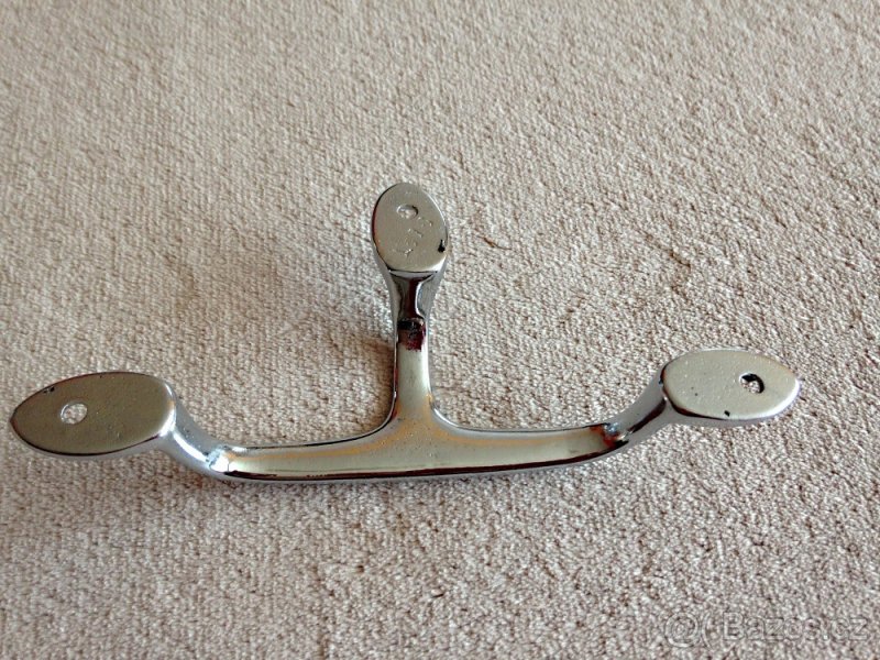 Madlo tříramenné chromované - 2