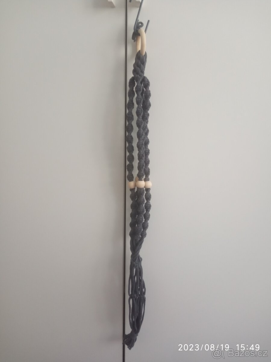 Závěs na květiny macramé - 2