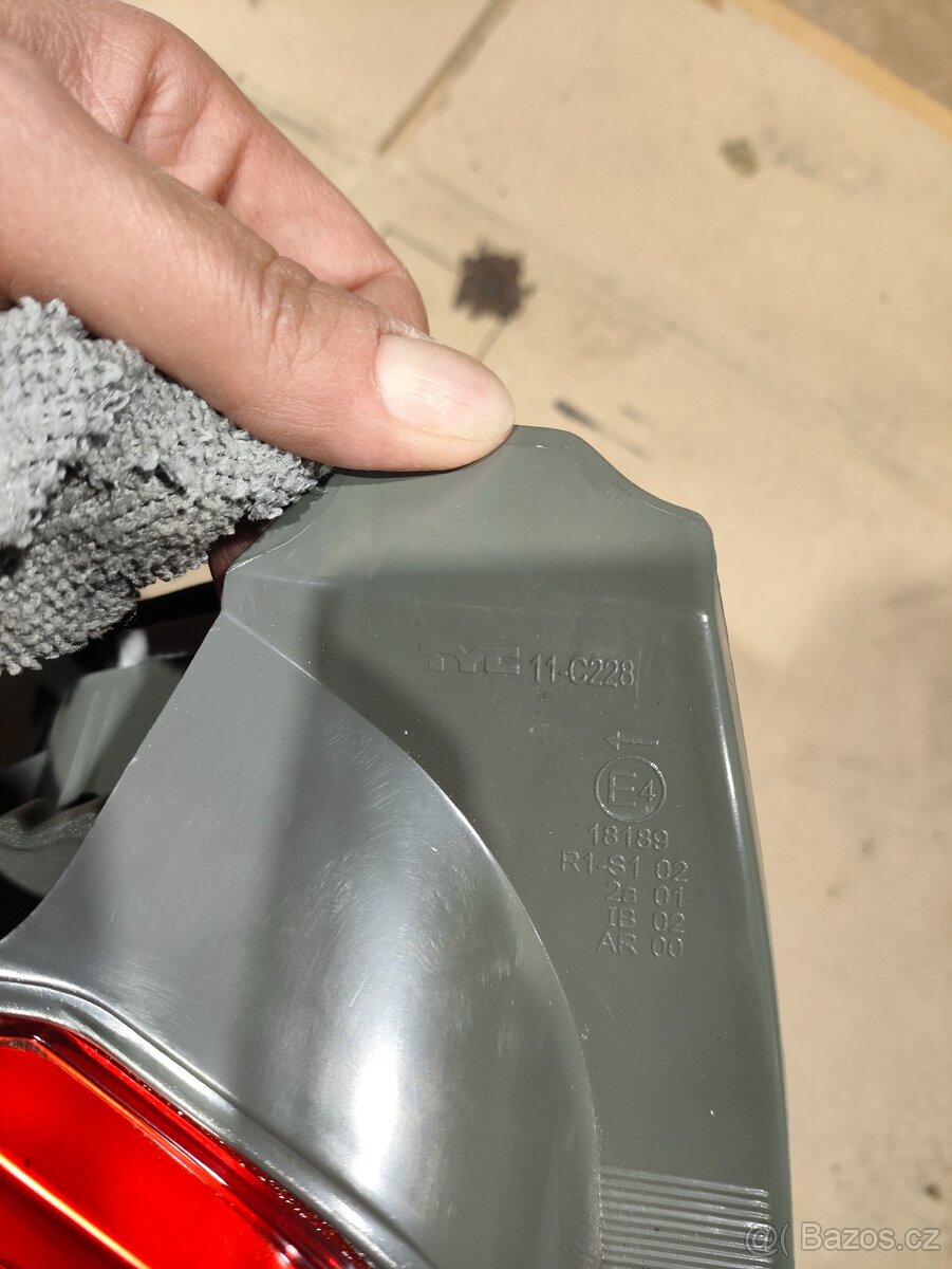 Toyota Yaris 10-20 - 2