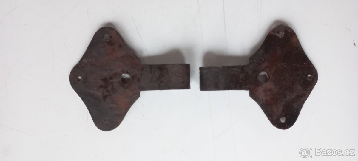 staré dveřní kování - 2