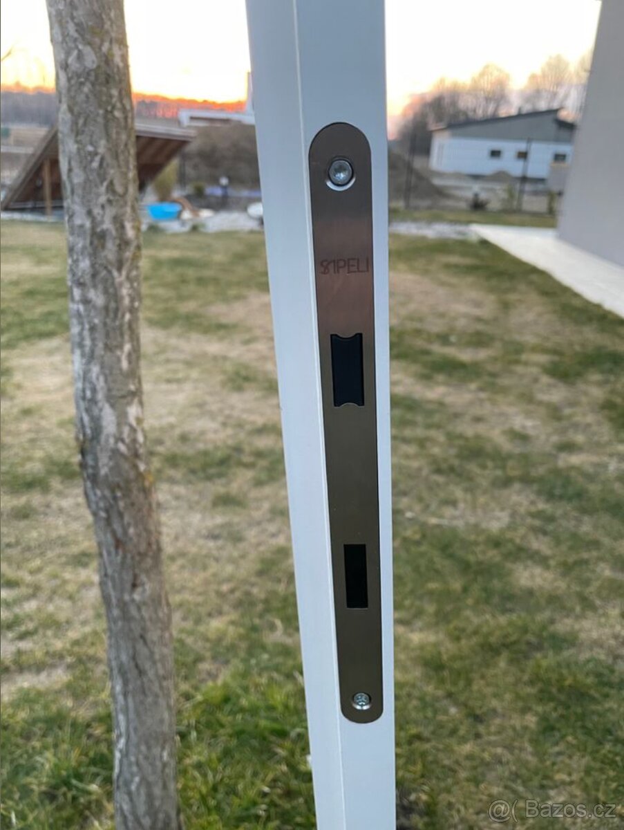 Dveřní křídlo SAPELI s větrací mřížkou - 2