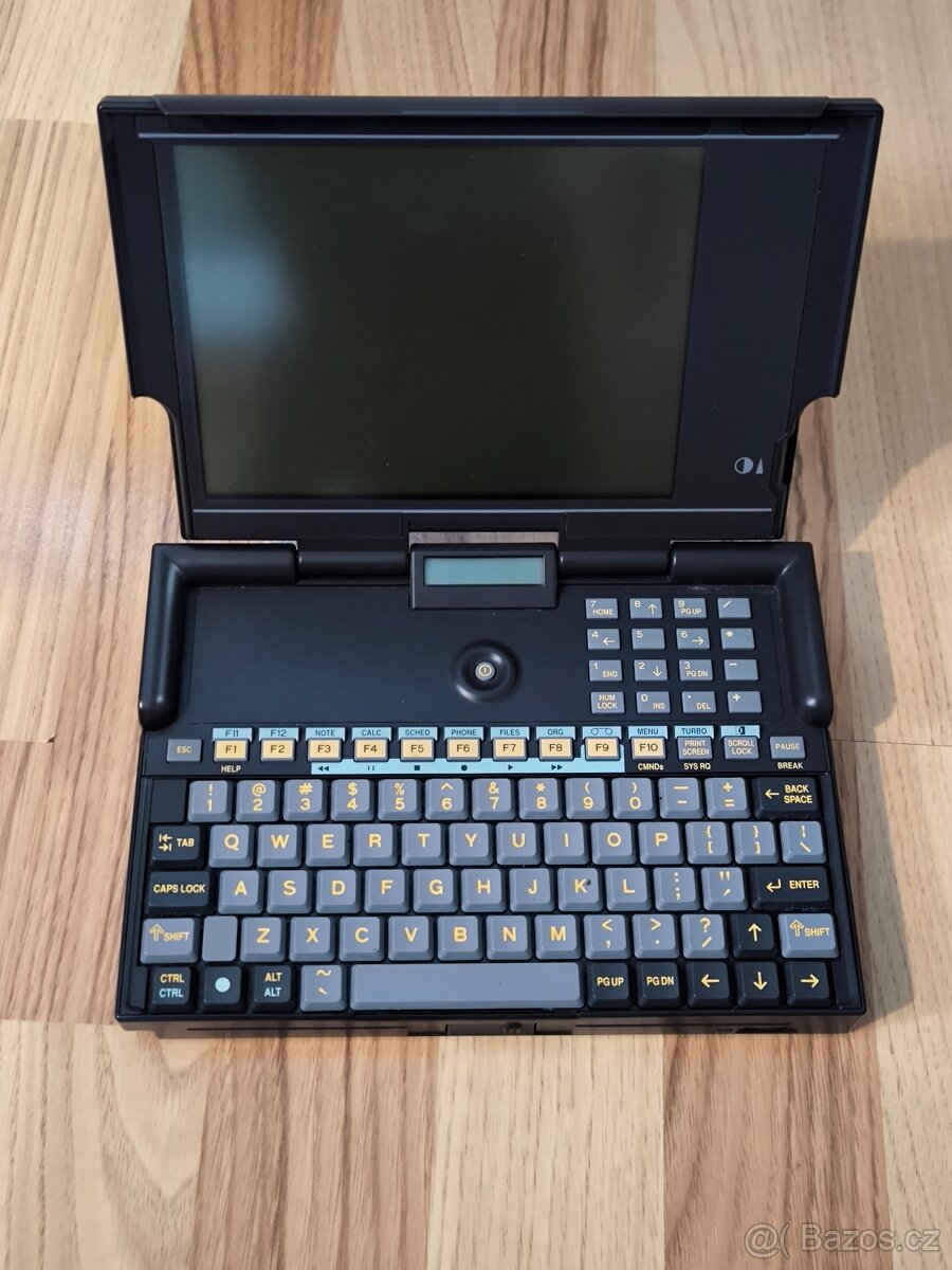 Historický notebook Oliveti Quaderno PT-XT-20 - 2