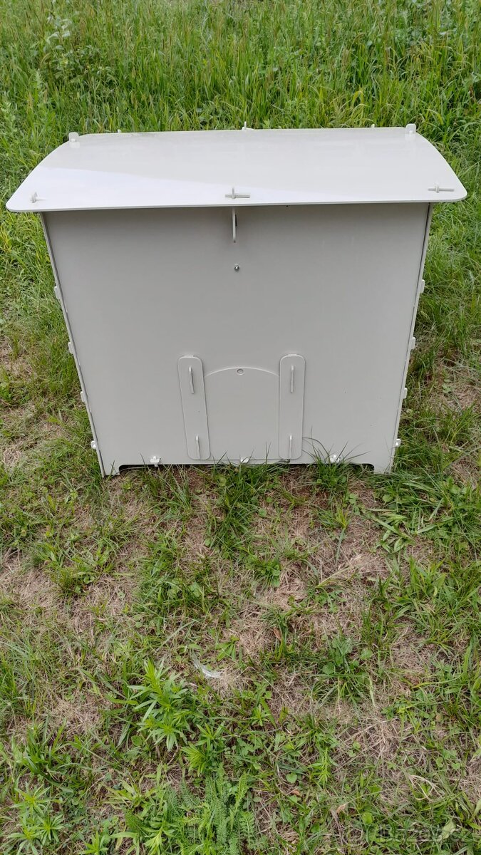 Plastový kurník - 2