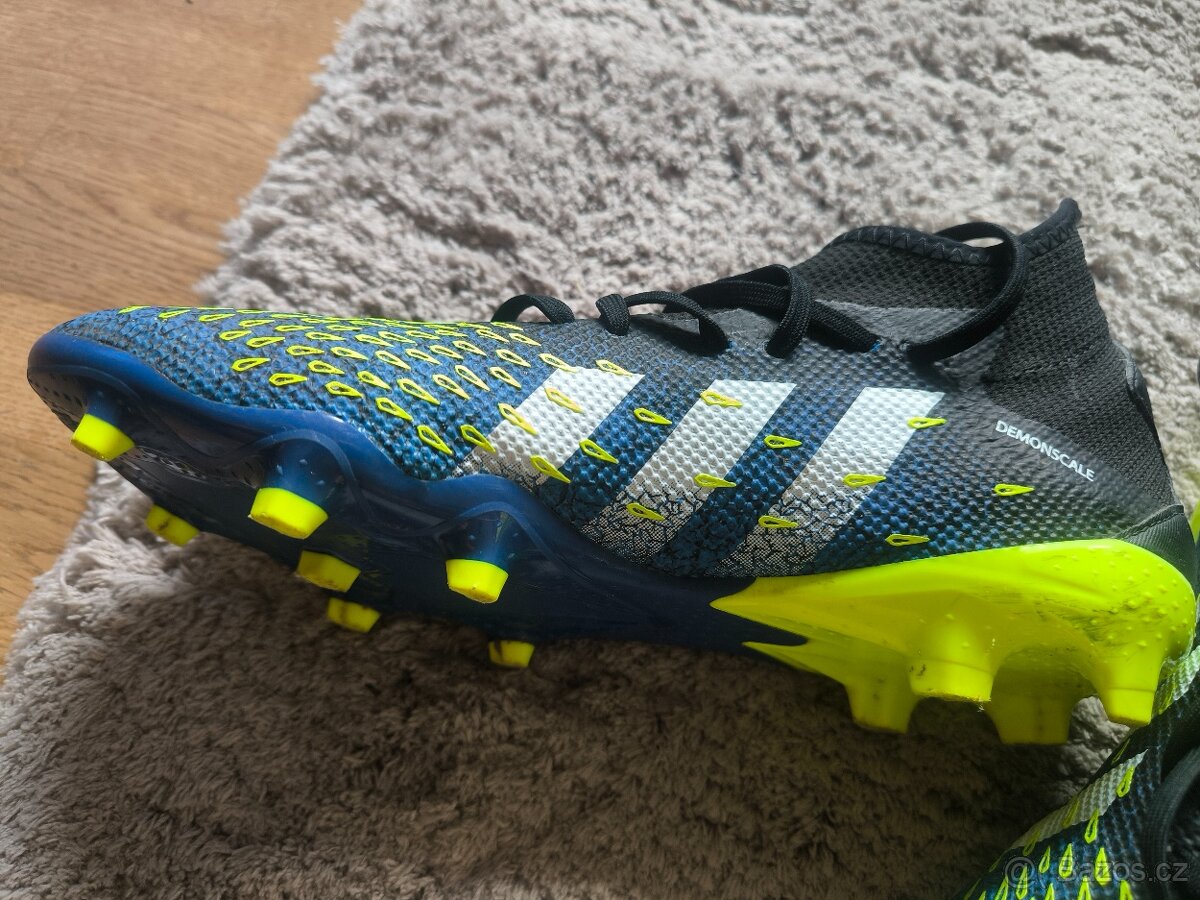 Kopačky/lisovky Adidas Predator + chrániče - 2