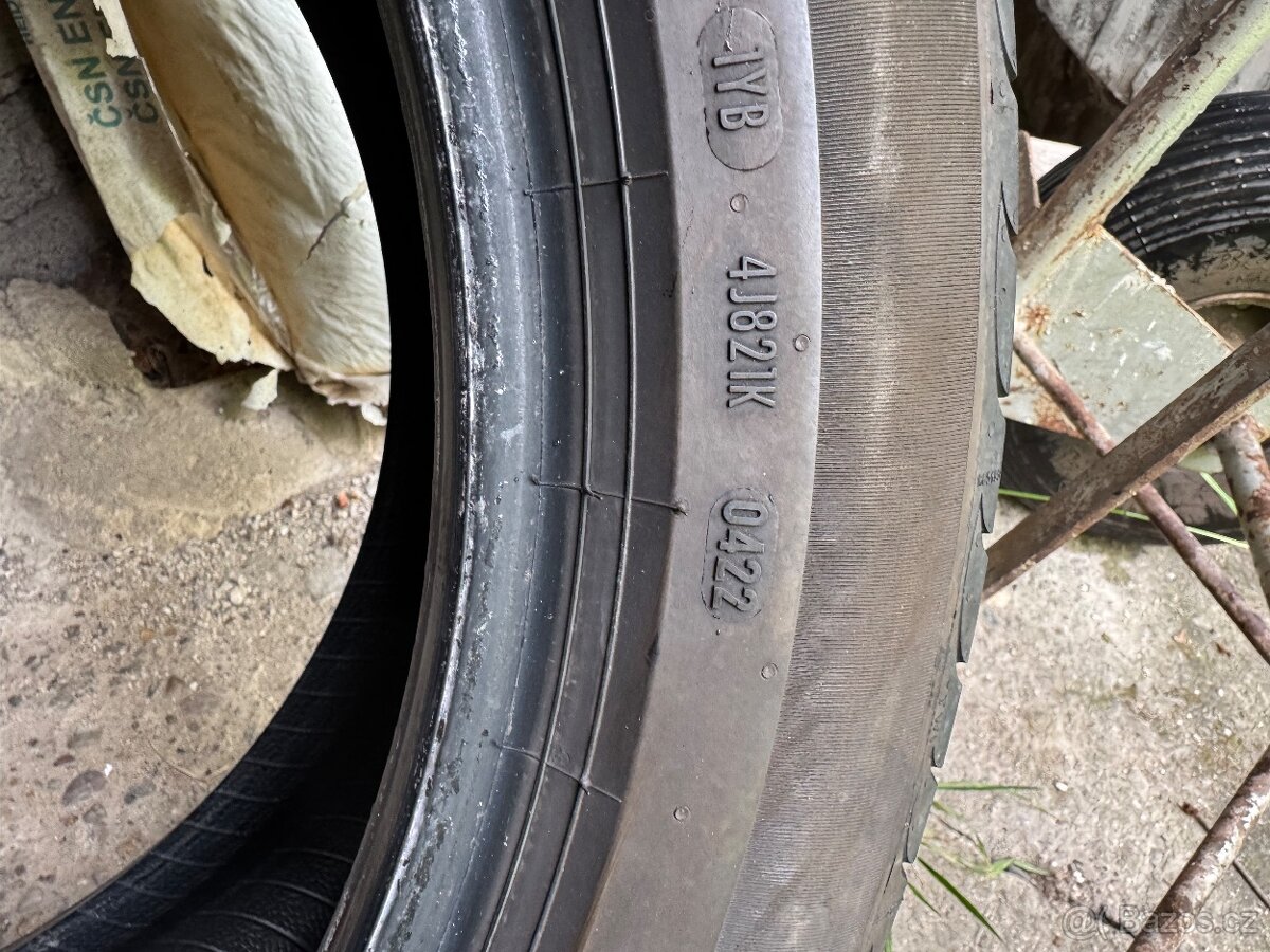 Letní Pirelli 245/45/18 100 Y - 2