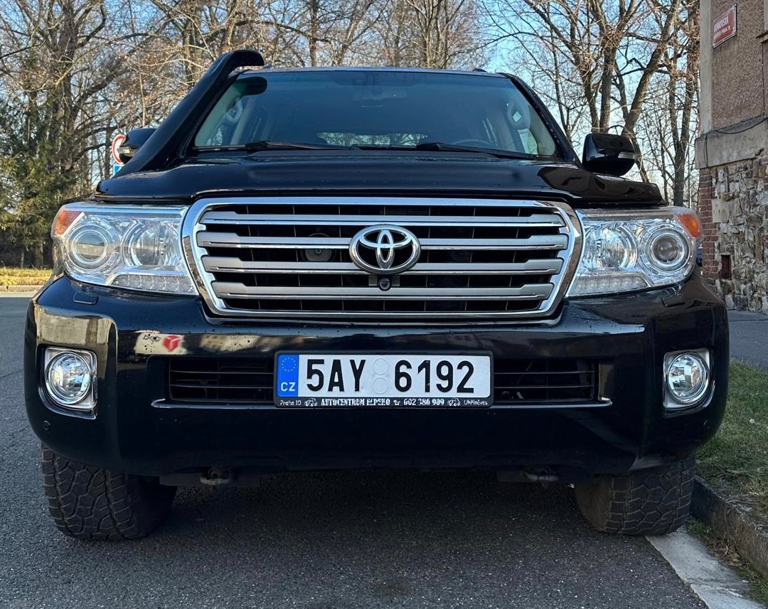 TOYOTA LAND CRUISER 4x4 VDJ200L