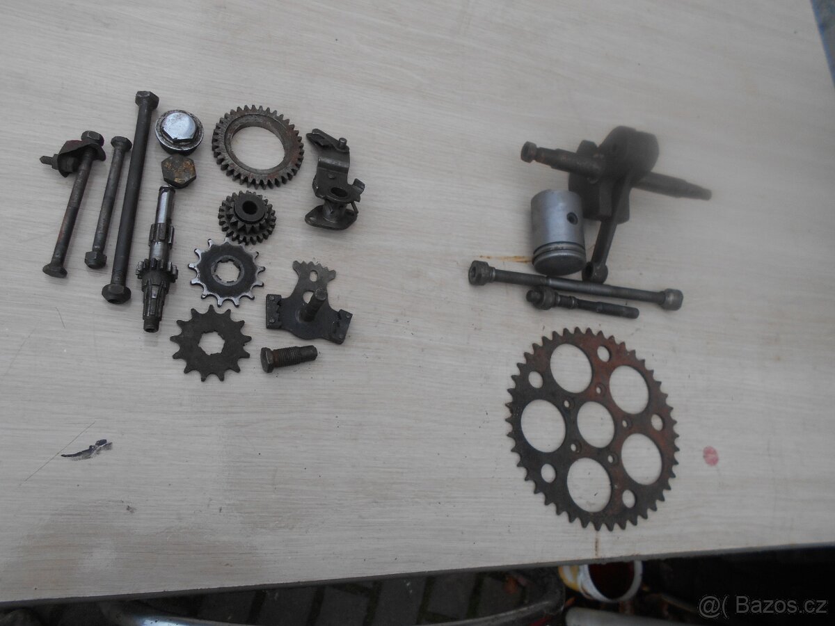 Jawa Robot 98 díly levně - 2