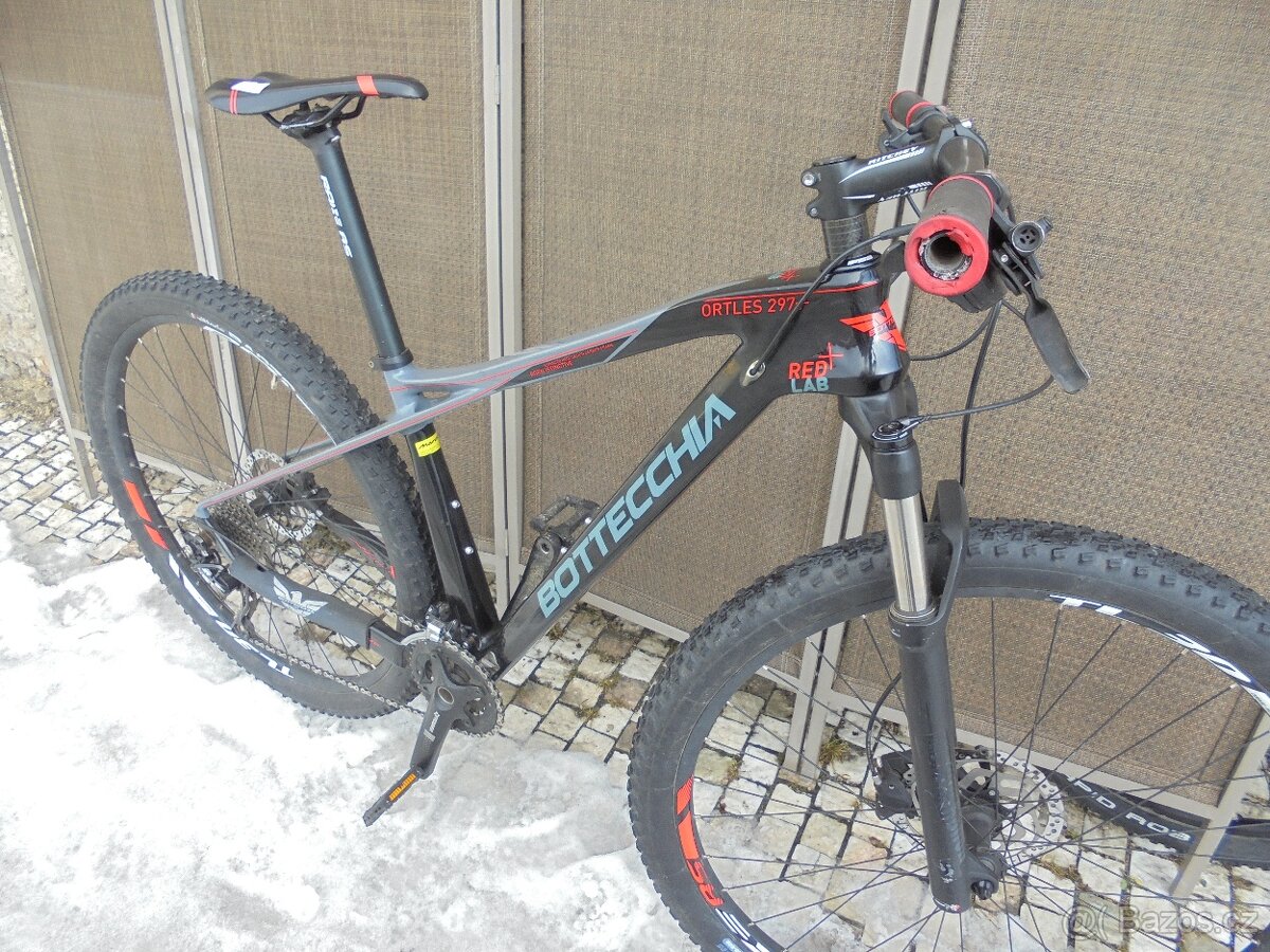 Prodám horské karbonové kolo na 29" - 2