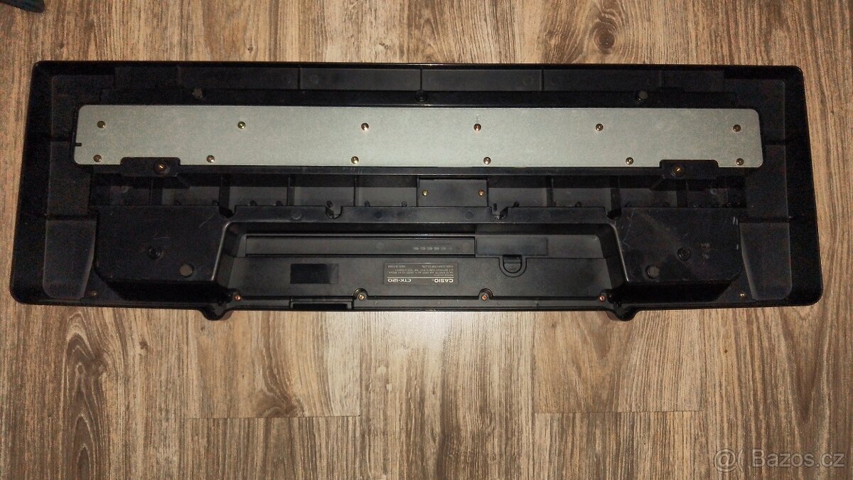 Prodám přenosné hrající klávesy Casio CTK-120 i na baterie . - 2
