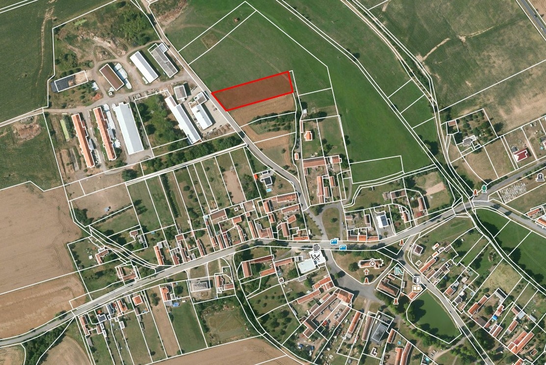 Prodej louky přímo v obci – Ves Touškov – 3 860 m² - 2