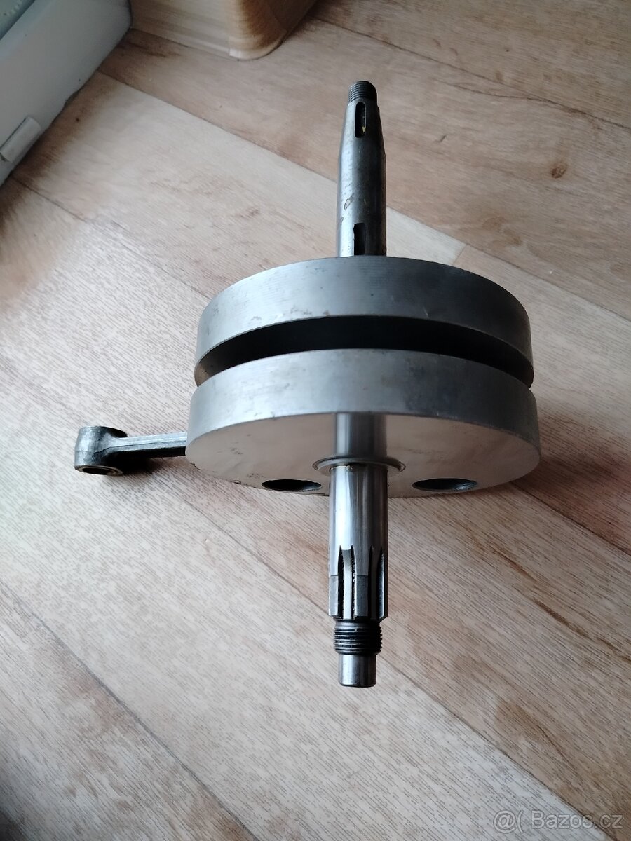 Kliková hřídel, nová, uloženka. Pf-62, wikow, Slavia, Pal - 2