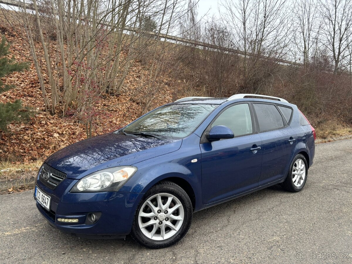 Kia Ceed Combi 2.0 CRDI 103KW - 2