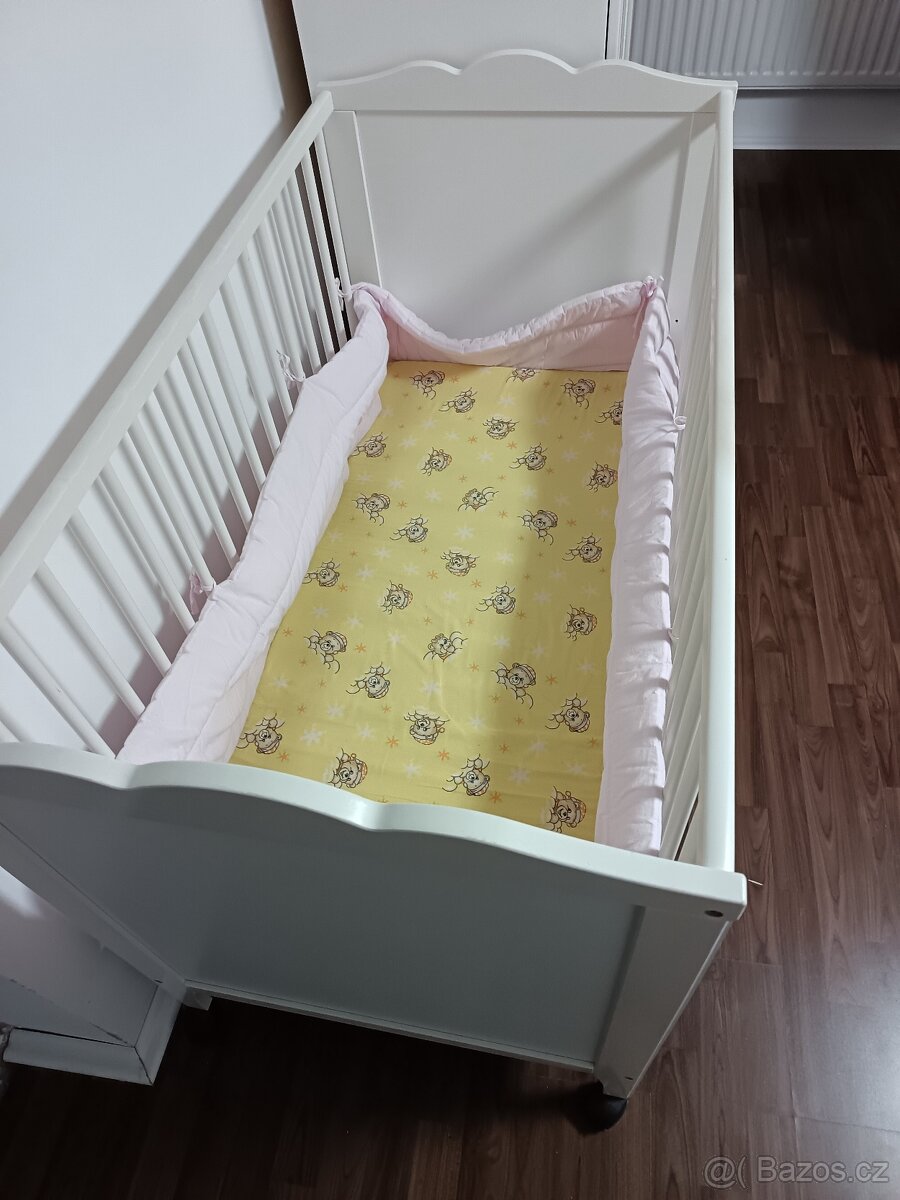 Postýlka + vybavicka - 2