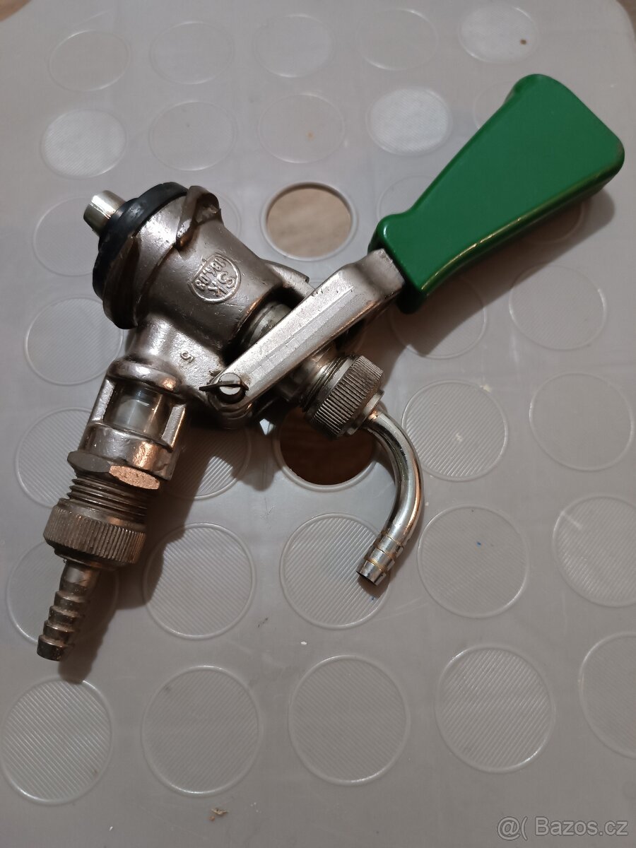 Narážecí hlava ,manometr - 2