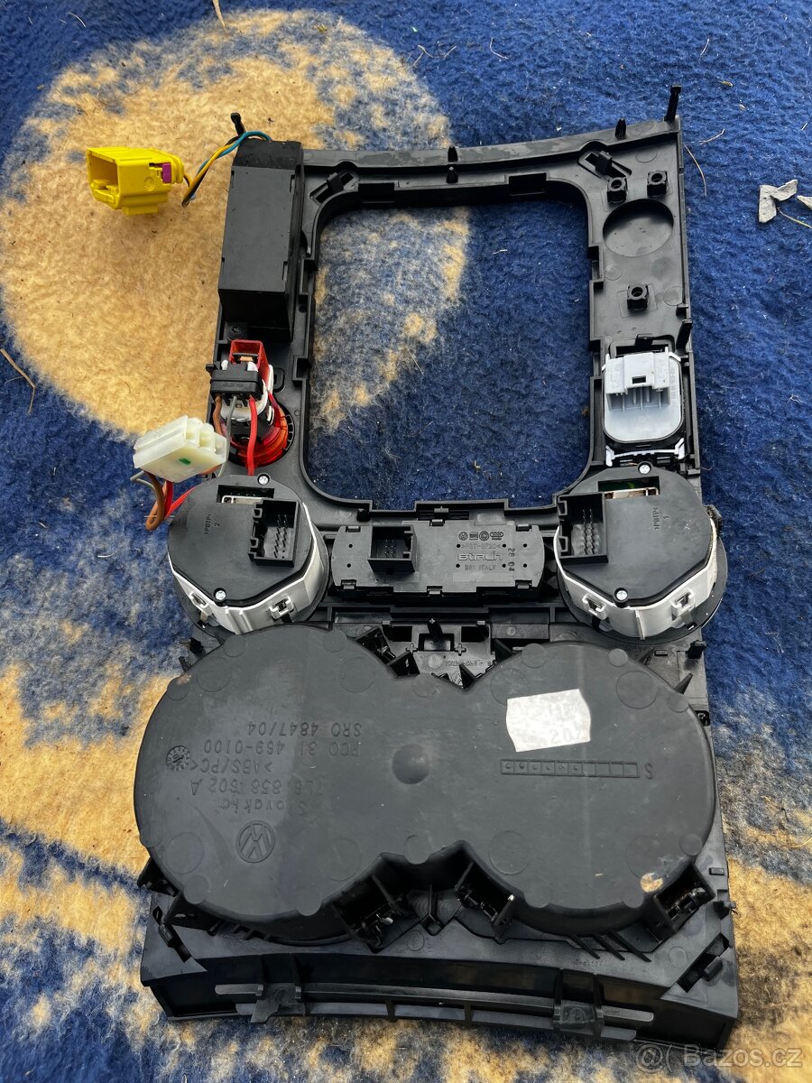 Středová konzole vw touareg 7l - 2