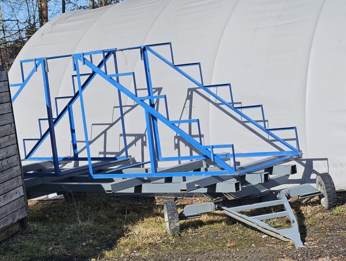 Železné mobilní tribuny - 2