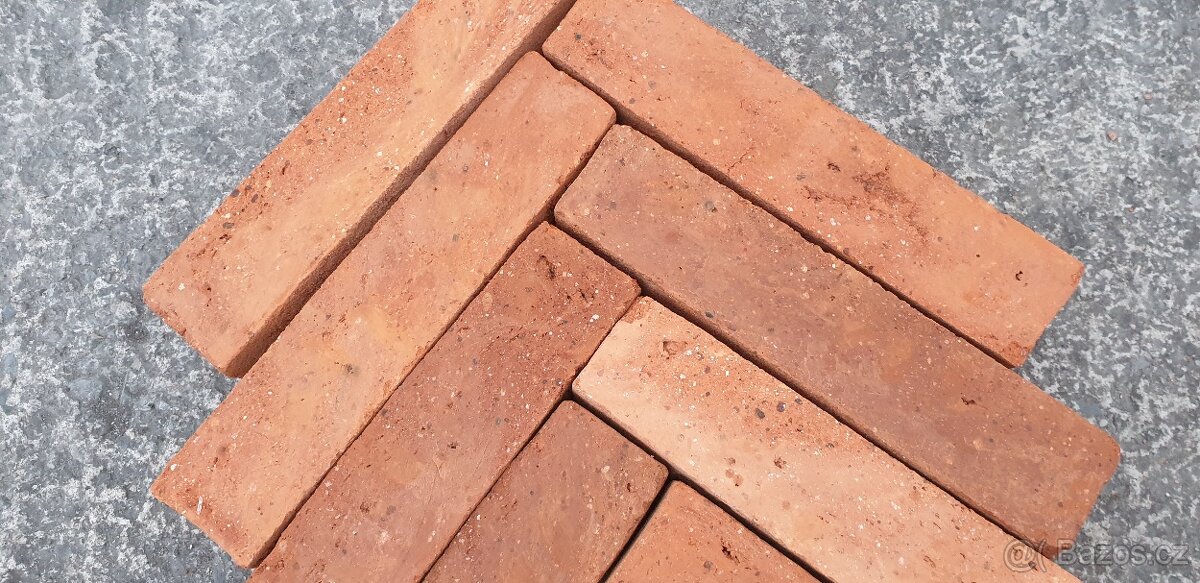 Starobylé cihly na zahradní stavby: krb, ohniště, chodníček - 2