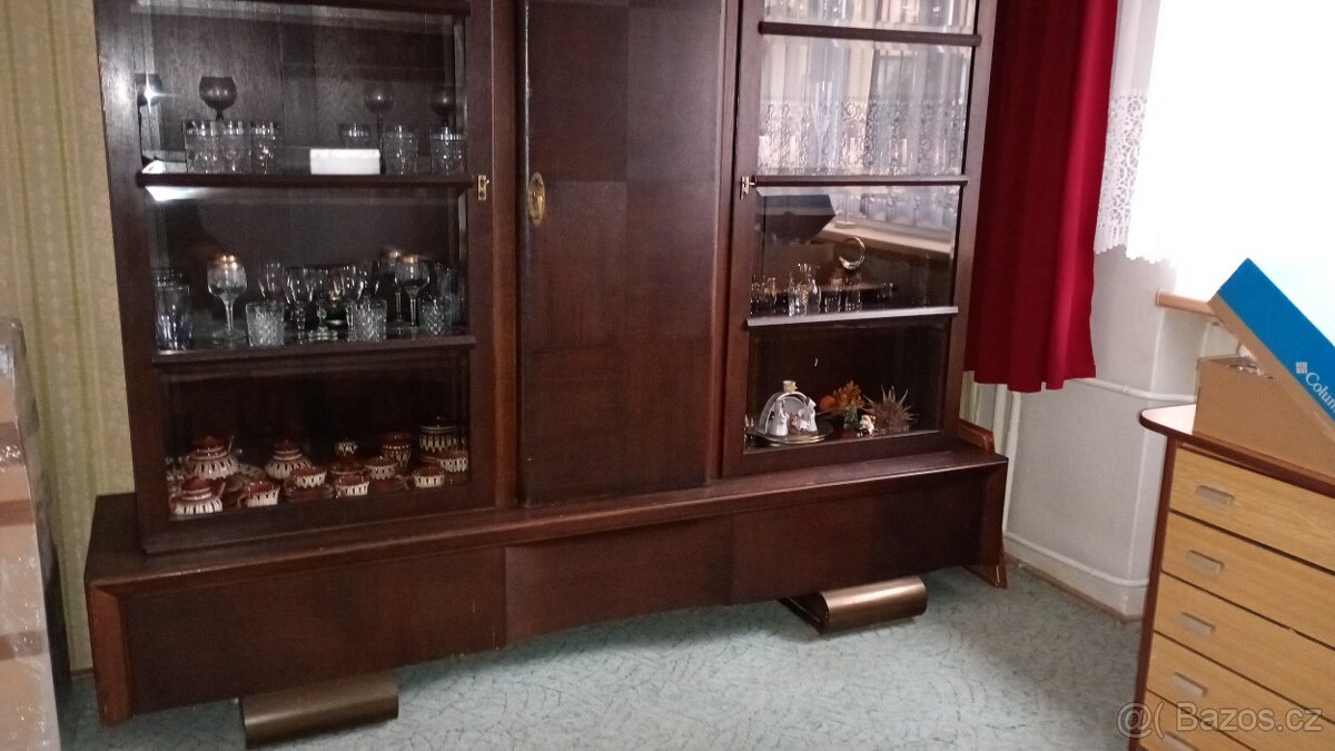 prosklená skříň, vitrína, knihovna - 2