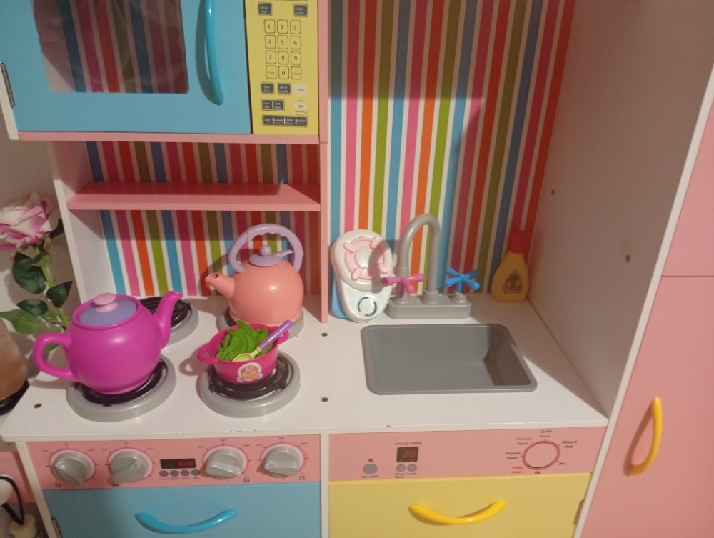 Dětská kuchyňka s vybavenim - 2