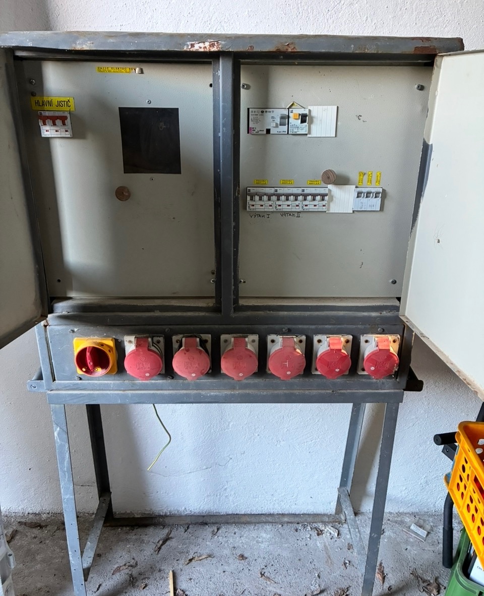 Stavební el,rozvaděč - 2