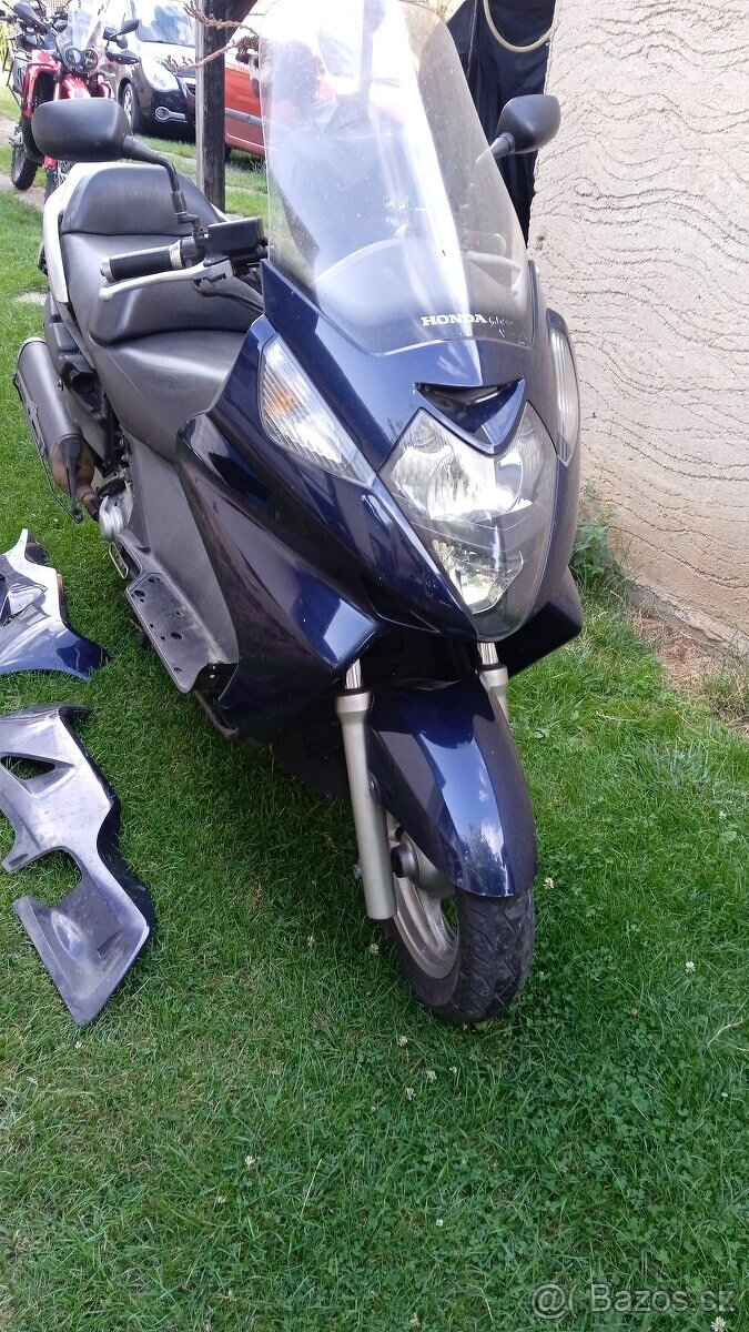 Honda FJS 600 Silverwing - 2