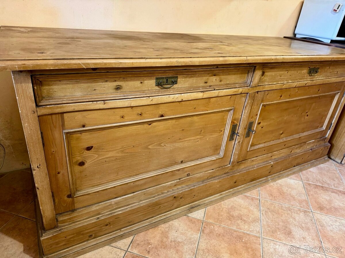 Velký starožitný příborník z masivu - 2