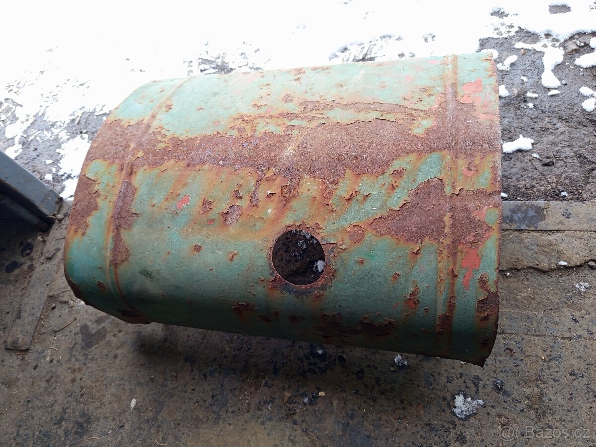 Kapota Zetor 25 a spodní závěs - 2