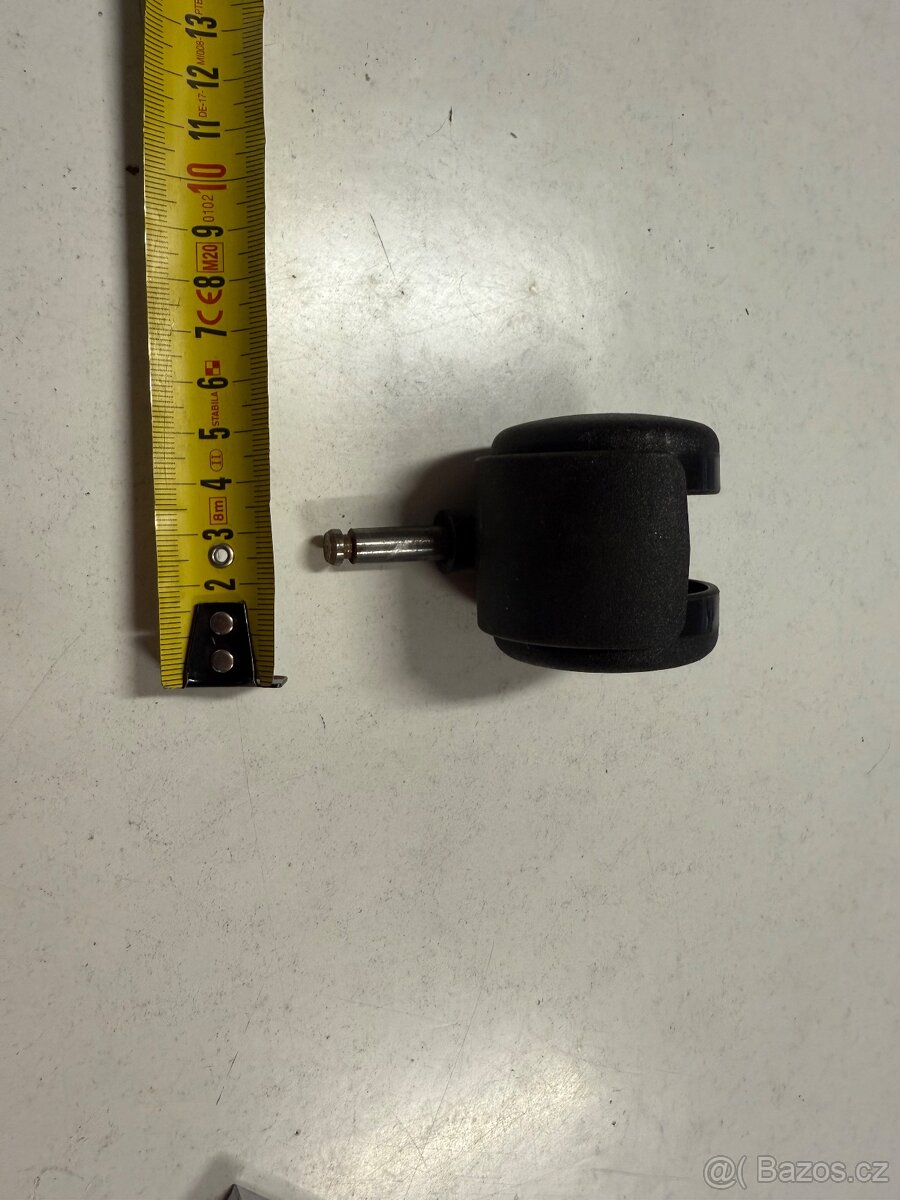 Plastové kolečko pro kancelářské židle - 2