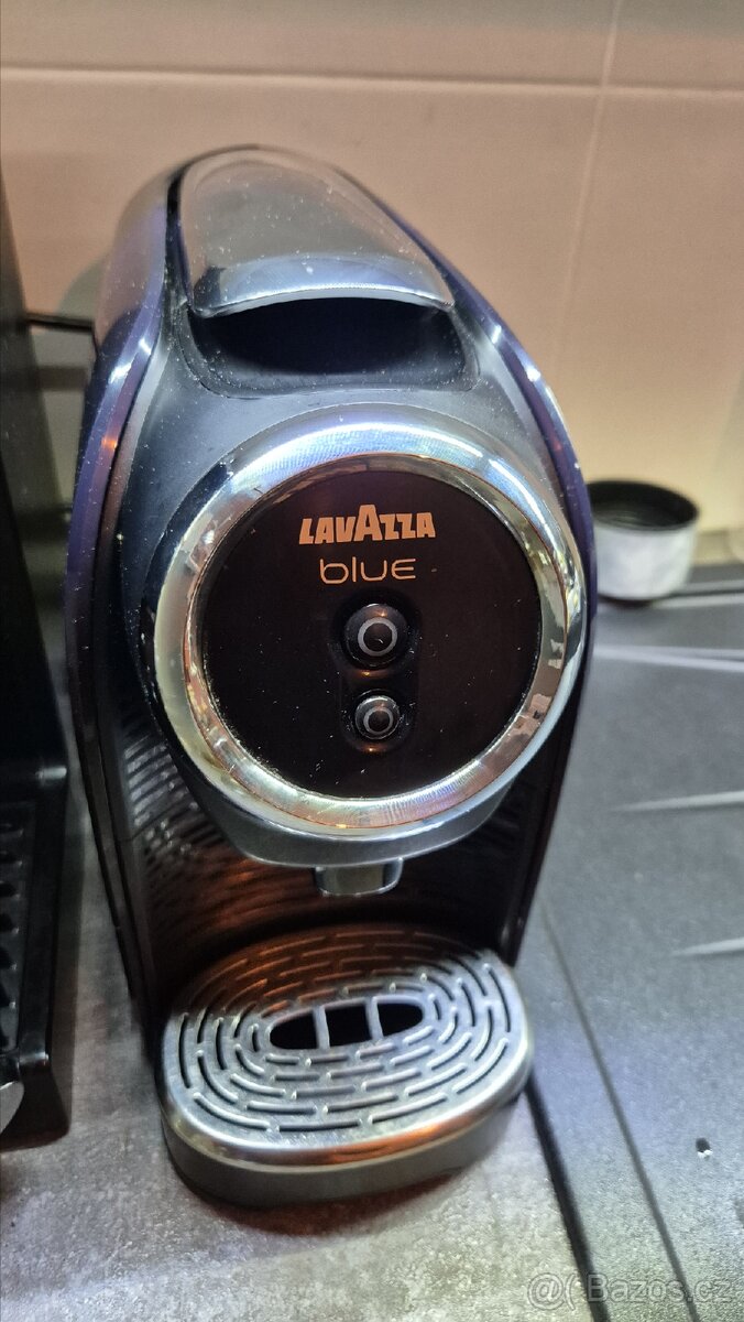 Lavazza Blue 300 Classy Mini kapslový kávovar + reusable set - 2