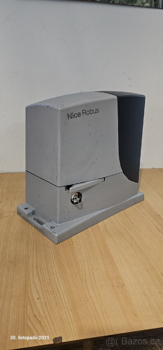 Pohon pro posuvnou bránu Nice - 2