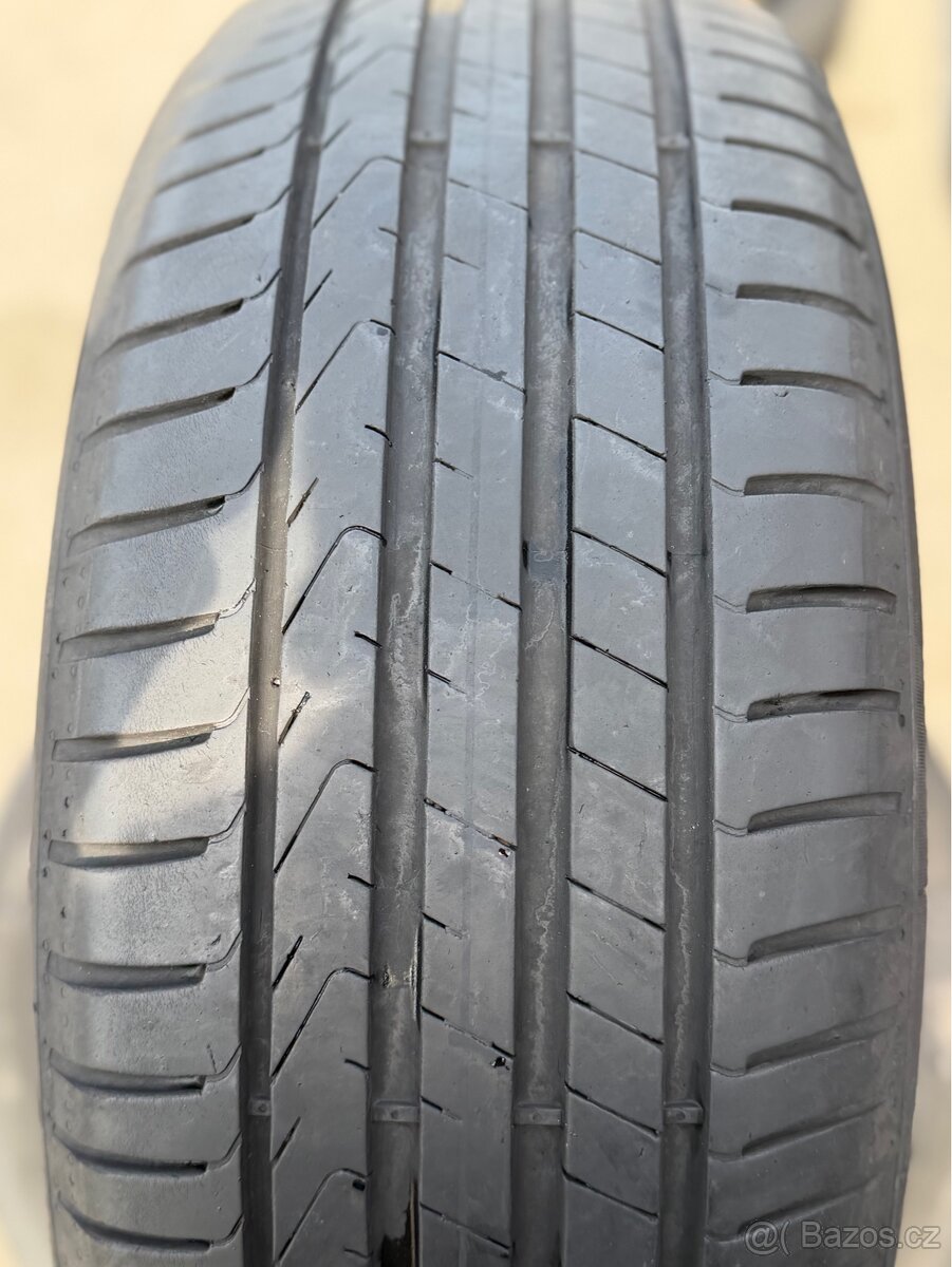 Letní pneu 215/55 R17 - 2
