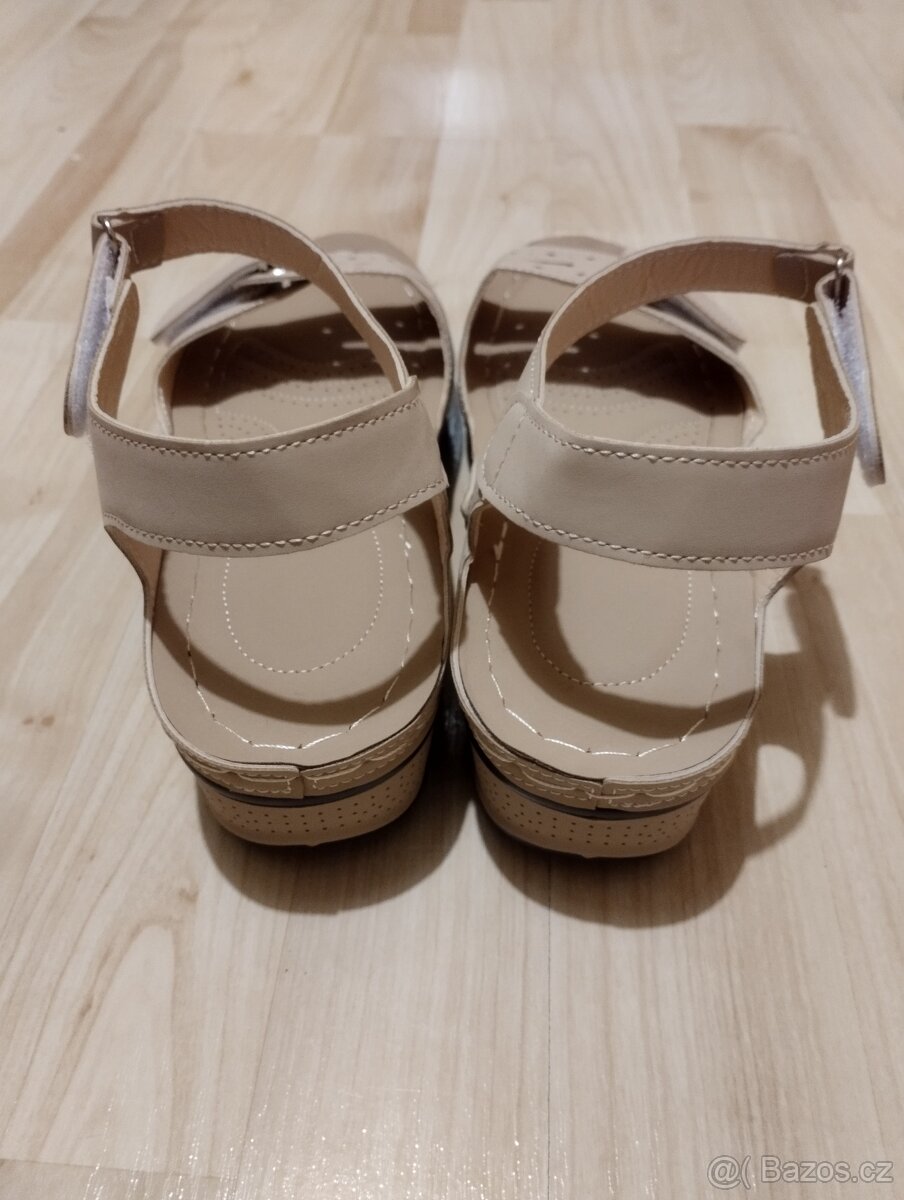 Nové dámské sandály vel.43 - 2