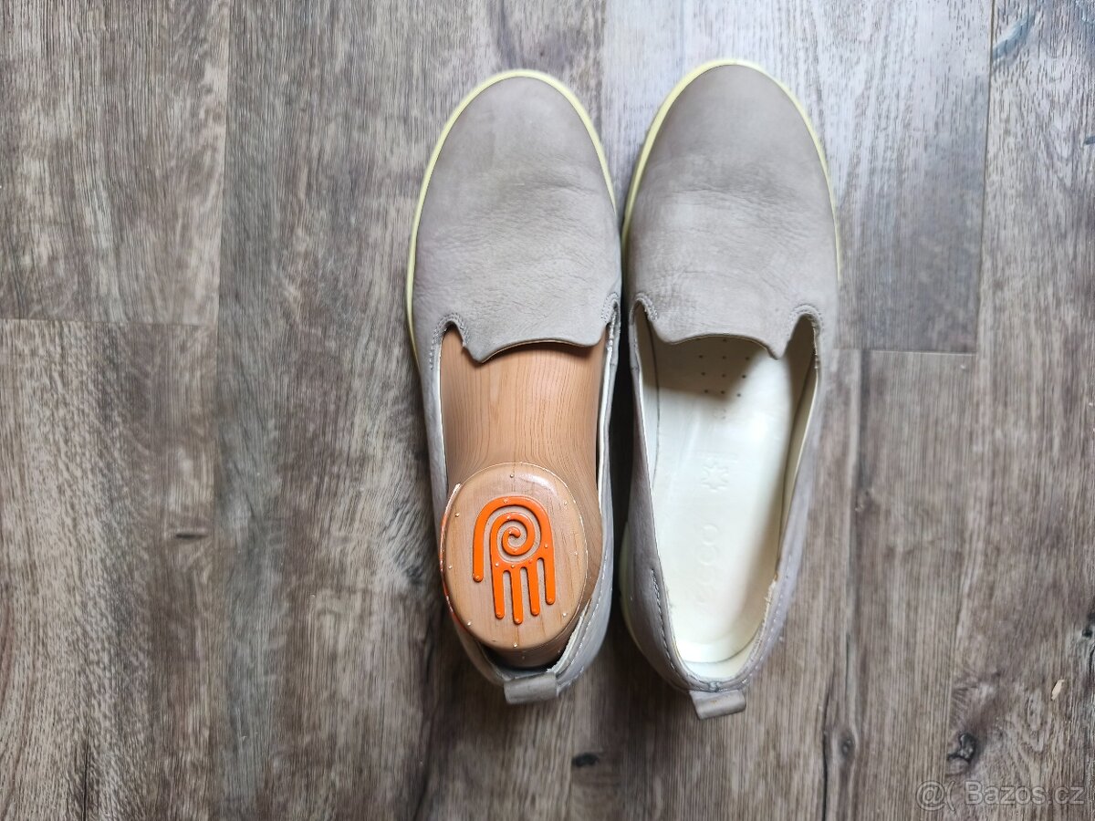 Šedé celokožené boty ECCO v.39 - 2