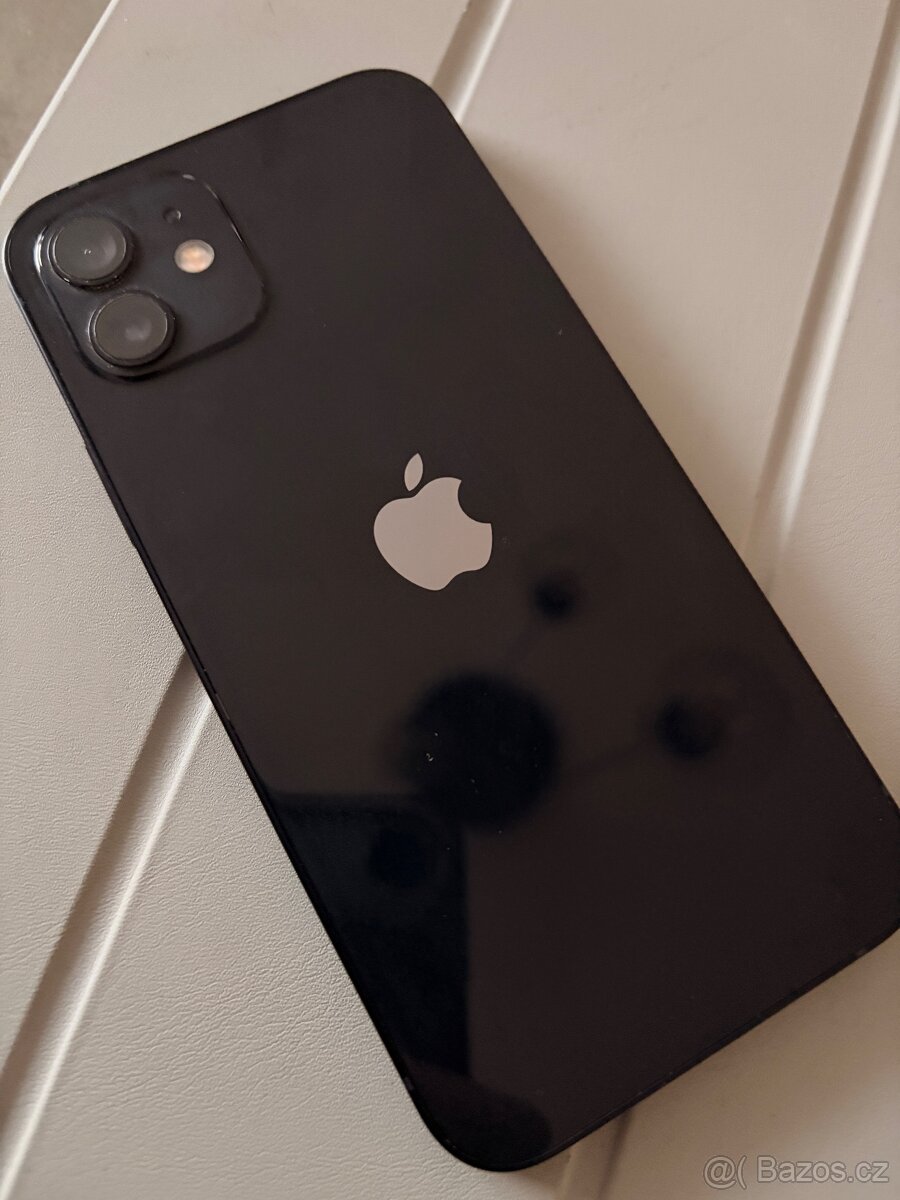 Cerny Iphone 12 | 64gb - 2