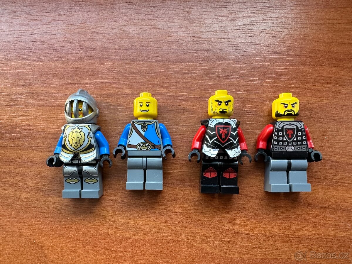 LEGO Castle Figurky + kůň (70402) - 2
